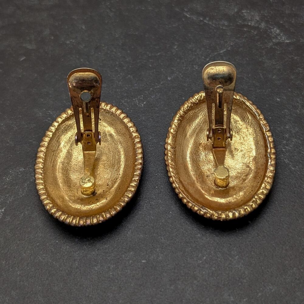 Vintage Clip On Earrings Extra Large 1.75" Oval Gold Tone & Dark Blue Enamel - Picture 4 of 5